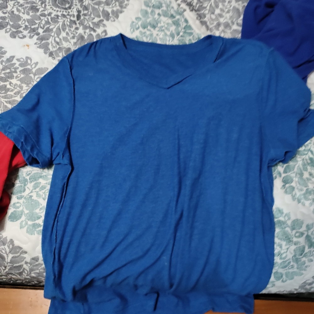 Vneck - Picture 2 of 2